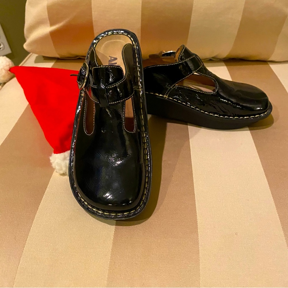 Alegria Classic Black Patent Clogs EU size: 37